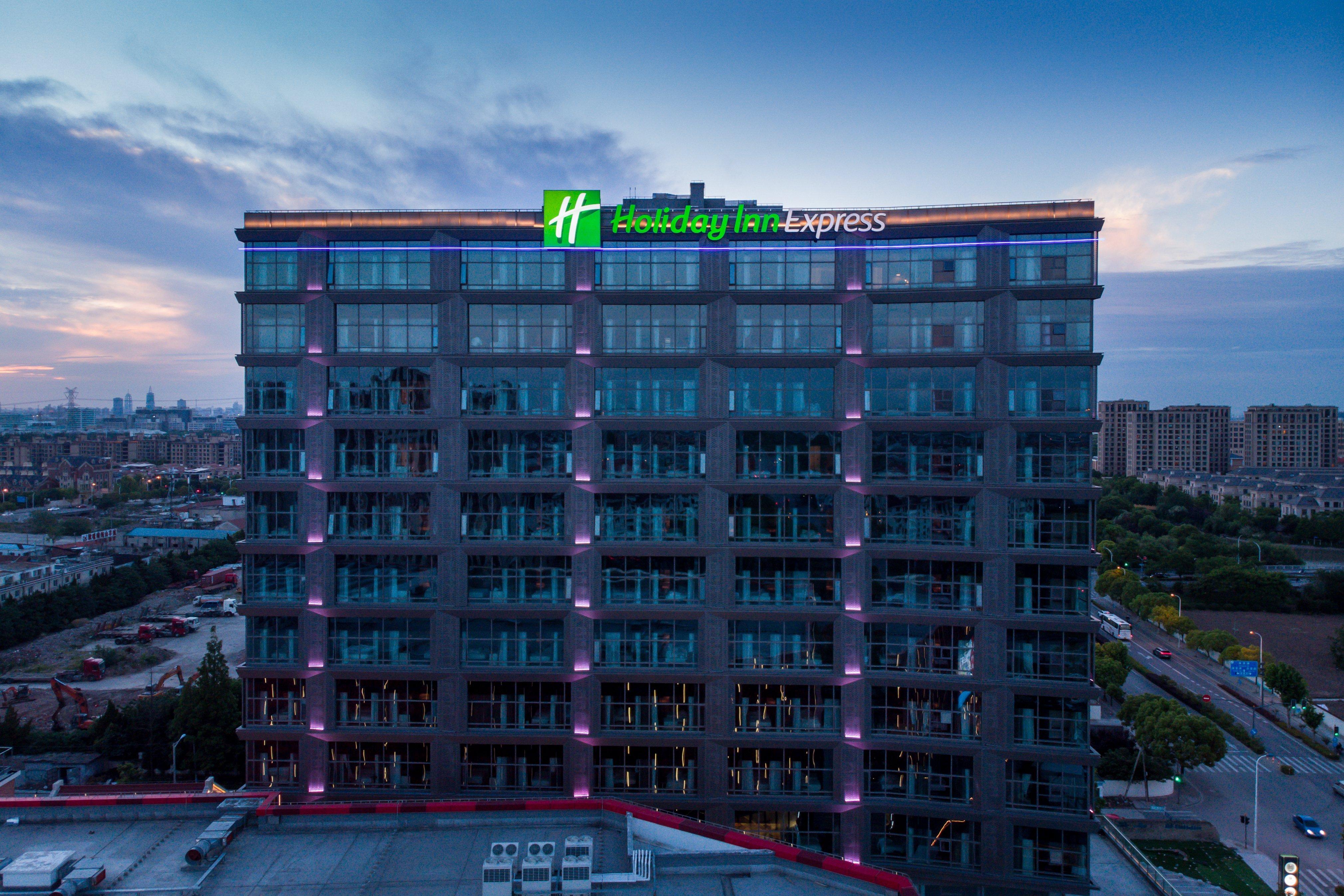 Holiday Inn Express Shanghai Tangzhen By Ihg - 20 Mins To Disney Land Eksteriør billede